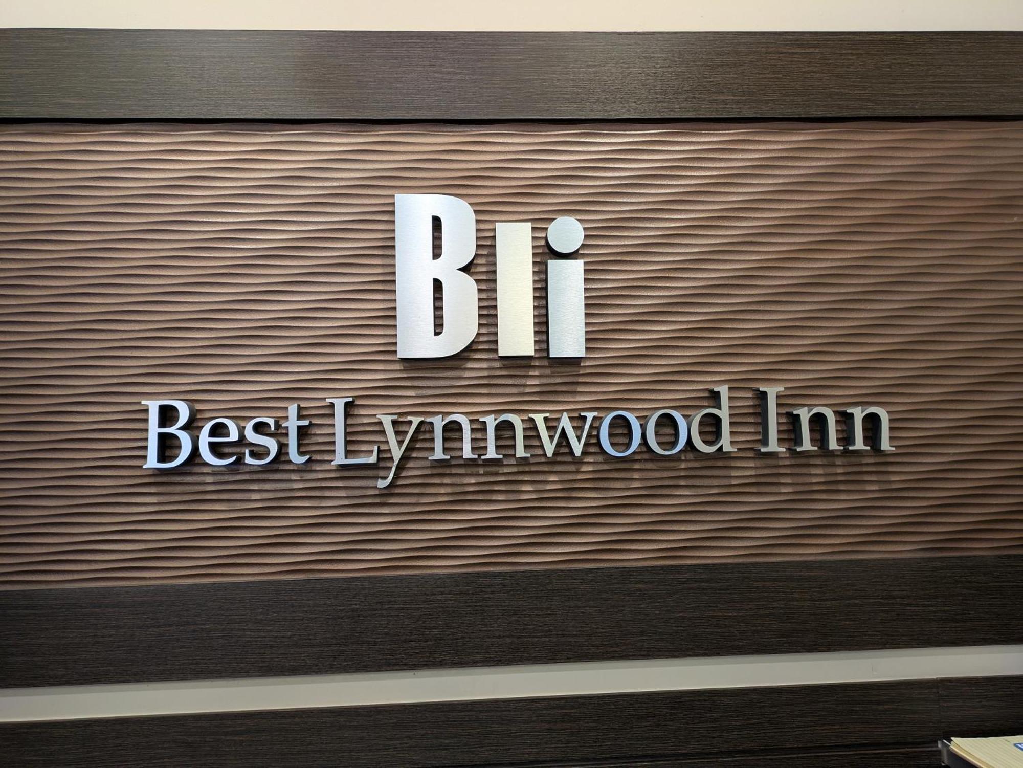 Best Lynnwood Inn Exterior photo