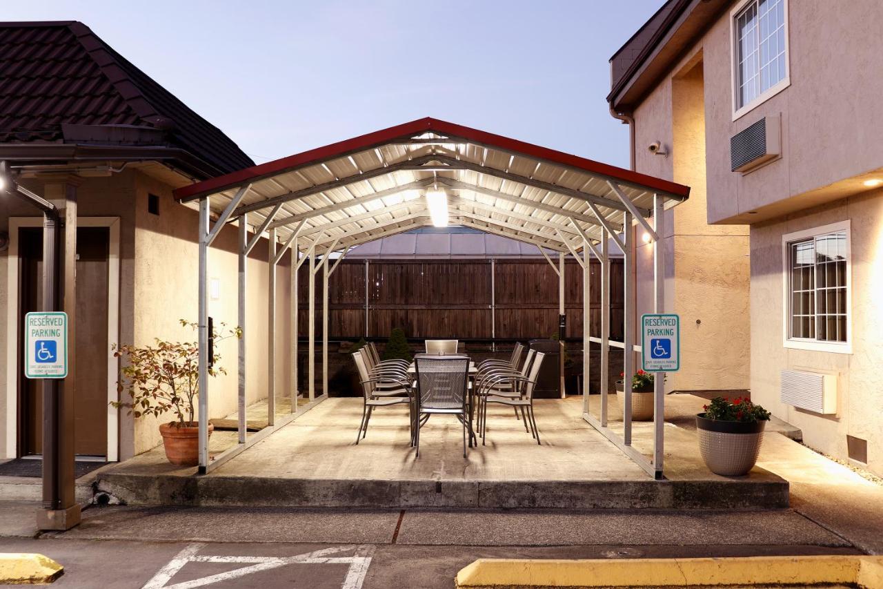 Best Lynnwood Inn Exterior photo