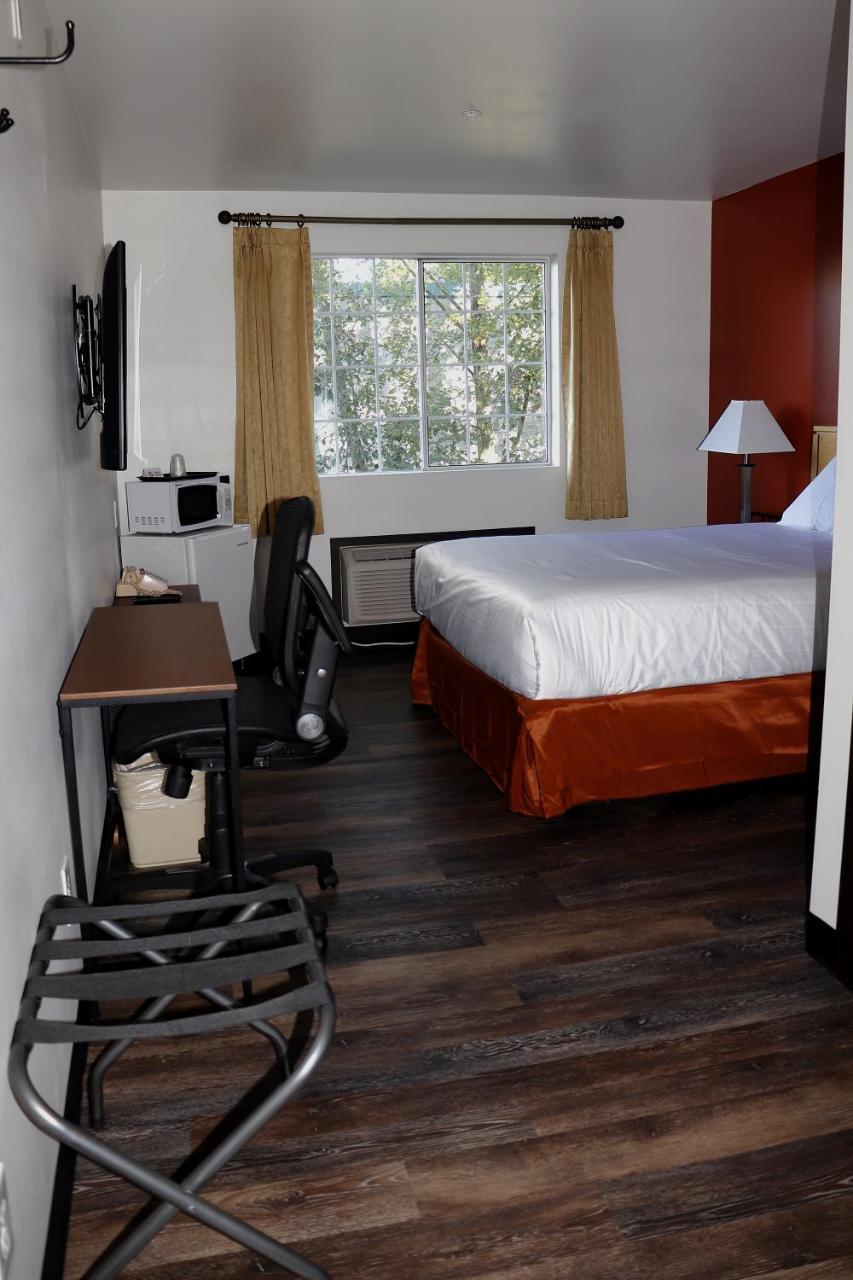 Best Lynnwood Inn Exterior photo