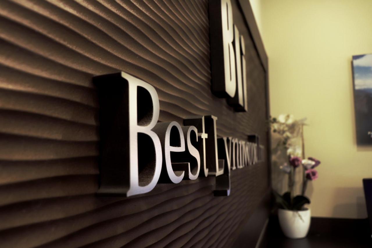 Best Lynnwood Inn Exterior photo